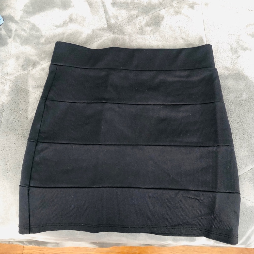 Skirt - Picture 2 of 2